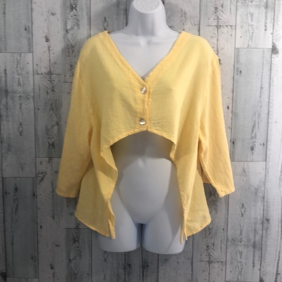 Gauze 2 Button Yellow Crop Top 2 - Picture 1 of 8
